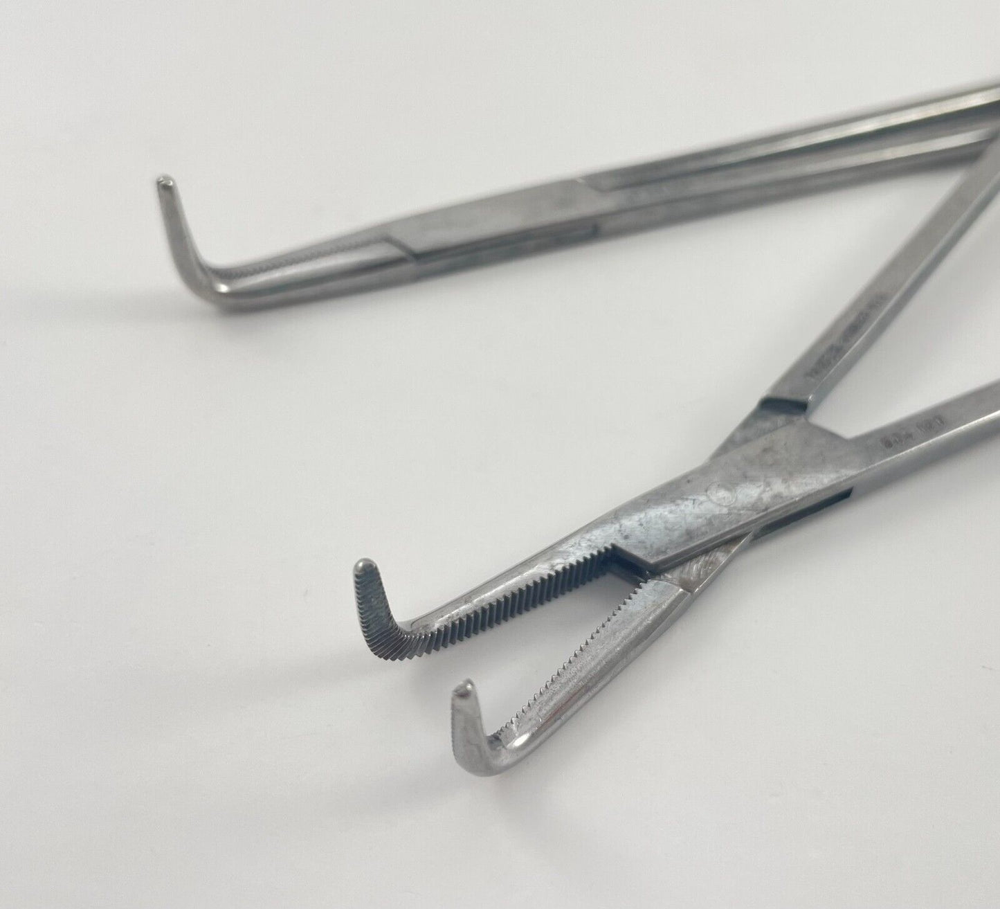 LOT OF 2 Weck 504190 Meeker Hemostatic Dissecting Forceps + 30 DAY WARRANTY!