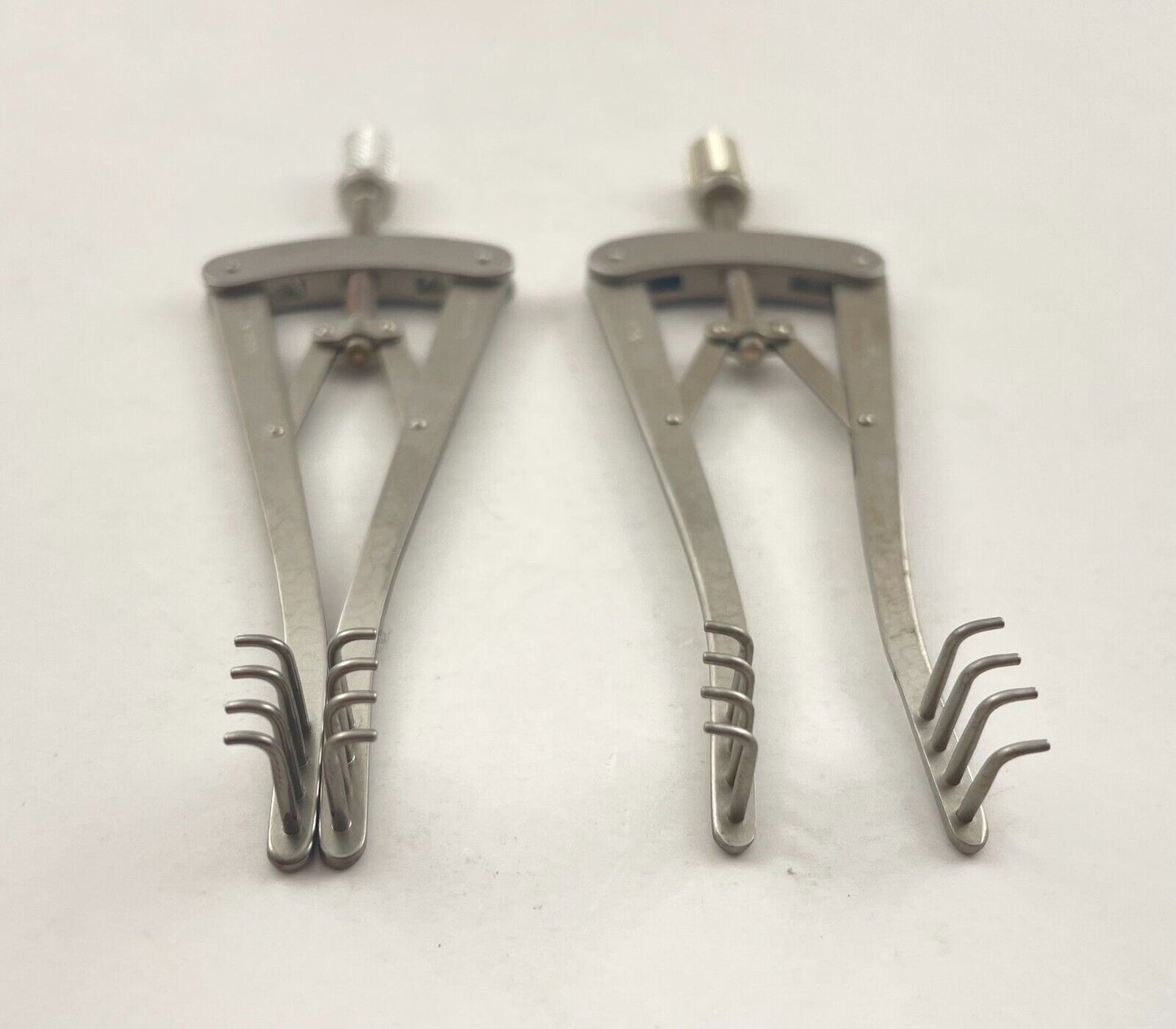 LOT OF 2 V. Mueller SU3148 ALM Microsurgical 4x4 Blunt Prong Retractor