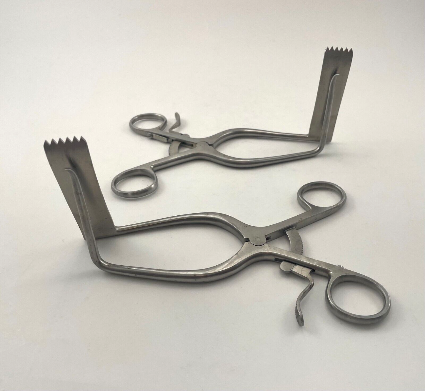 SET OF 2 Avalign Spinal Discectomy Retractor: VM84226691 (R) & VM84226191 (L)