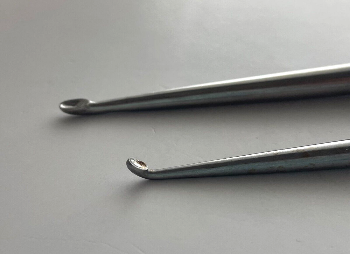 LOT OF 2 Curette: Pilling 343502 Straight, Size 0 & VM81-8162 Angled, Size 000