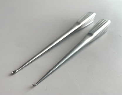 LOT OF 2 Curette: Pilling 343502 Straight, Size 0 & VM81-8162 Angled, Size 000