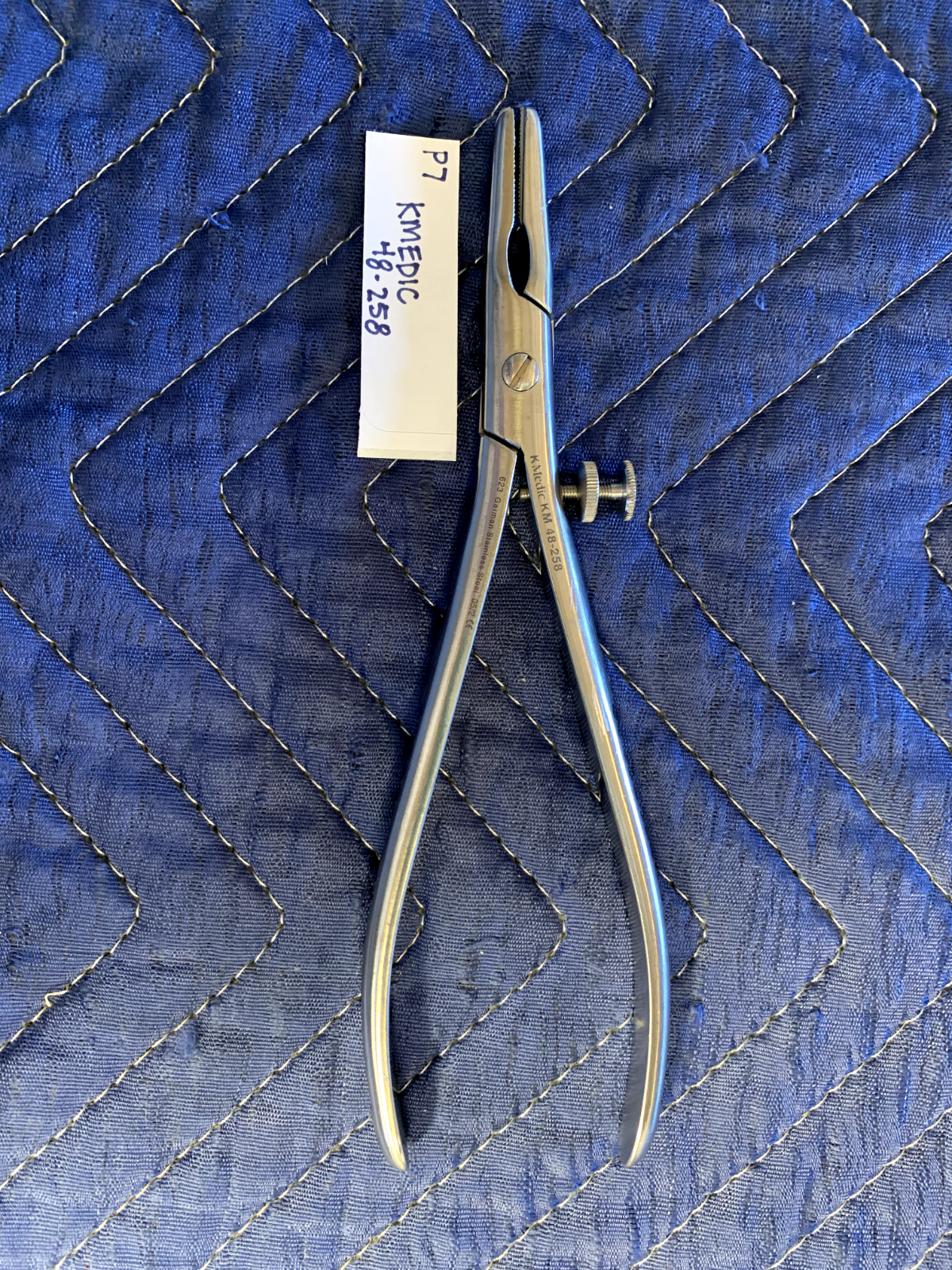 KMedic KM48-258 Surgical K-Wire Extraction Pliers w/ Screw Lock 7" X 4mm Tip