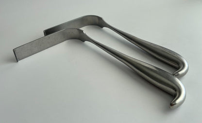 LOT OF 2 Meyerding Retractor: VM84-2172X5 & Life Instrument Co. 748-0925-L