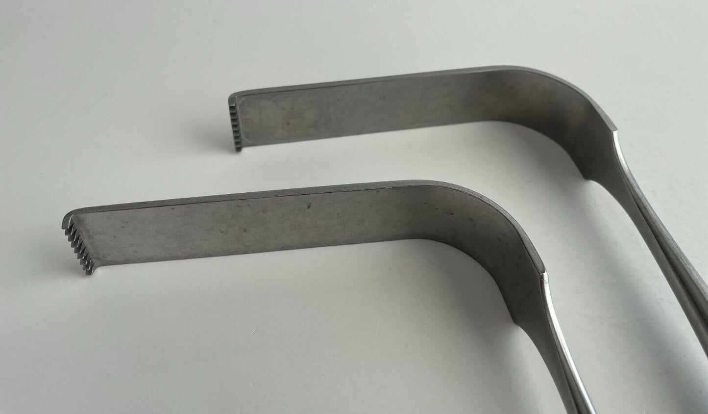 LOT OF 2 Meyerding Retractor: VM84-2172X5 & Life Instrument Co. 748-0925-L