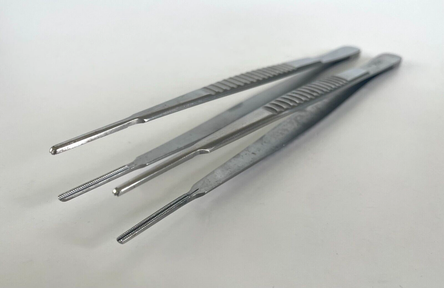 LOT OF 2 DeBakey Thoracic Tissue Forceps: Jarit 320-101 & Codman 37-1001