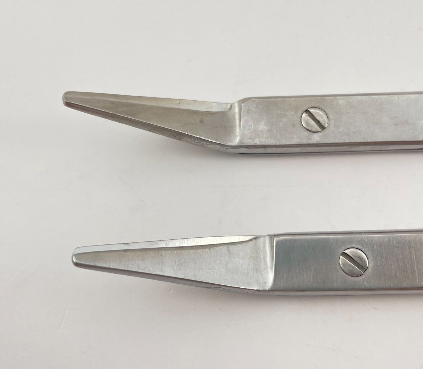 LOT OF 2 KMedic KM 46-821 Mueller Capsule Scissors: Angled, 9 1/2"