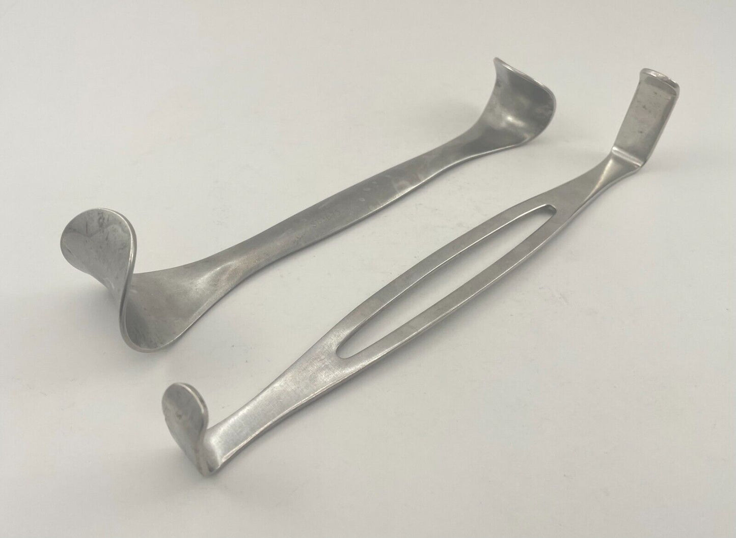 LOT of 2 Double Ended Retractor: V.Mueller SU3675 Goelet  & Unmarked