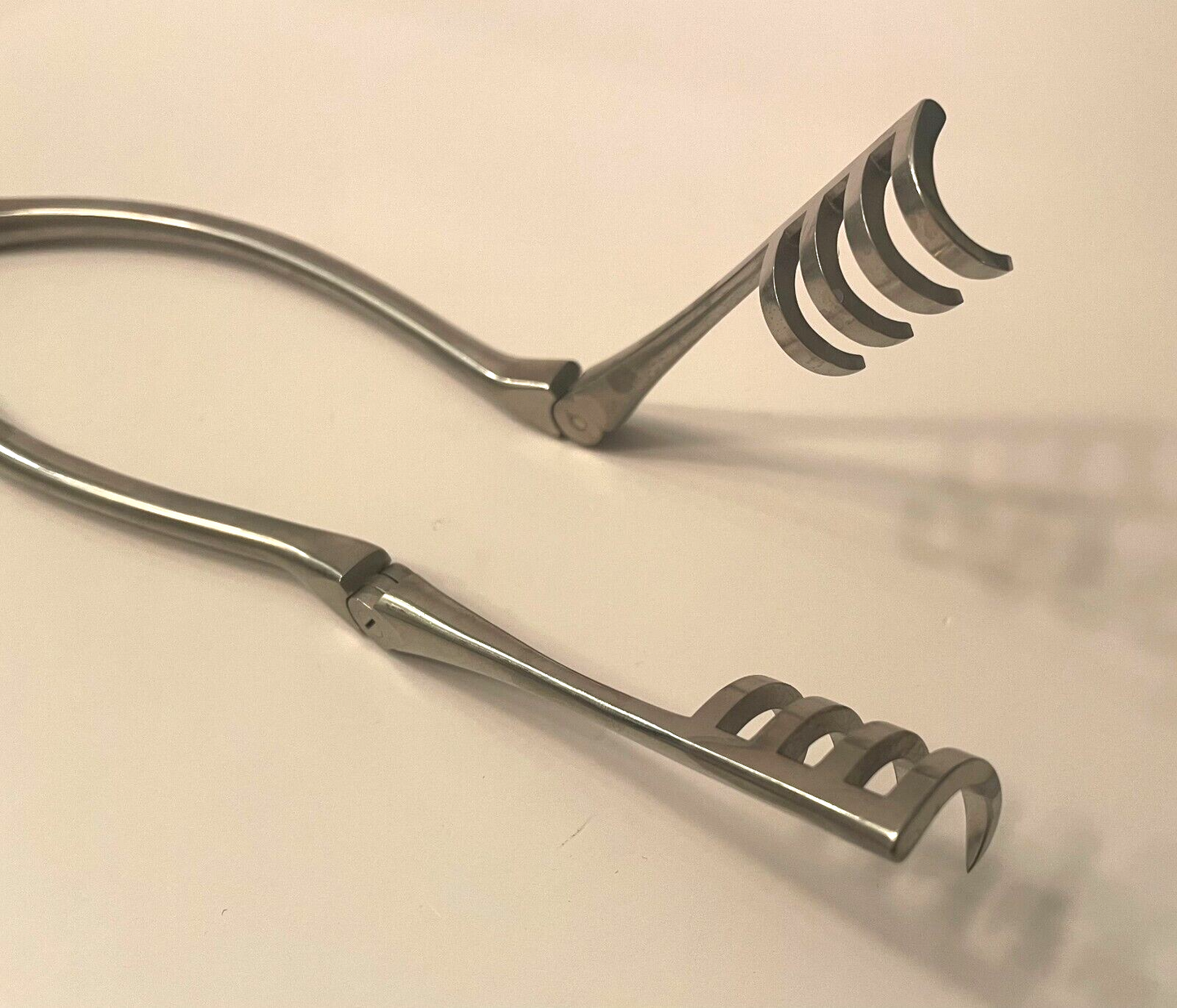 V. Mueller SU 3190 Beckman Thyroid Goiter Retractor - 30 DAY WARRANTY!