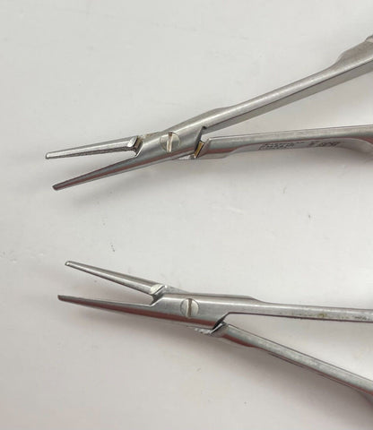 LOT OF 2 Aesculap FM561R Glasser Micro Needle Holder, Straight, Diamond Dust, 7"